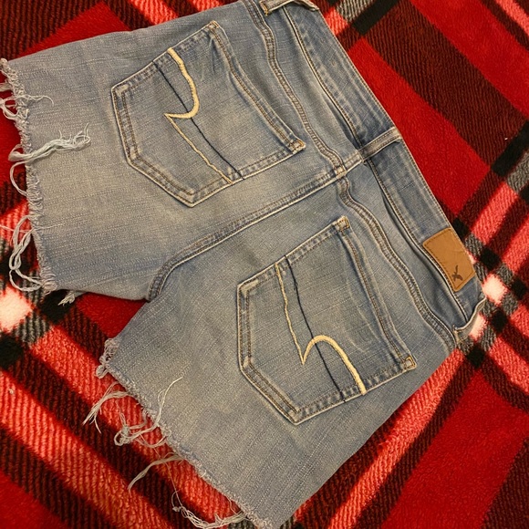 American Eagle shorts ( size 2) - Picture 3 of 4